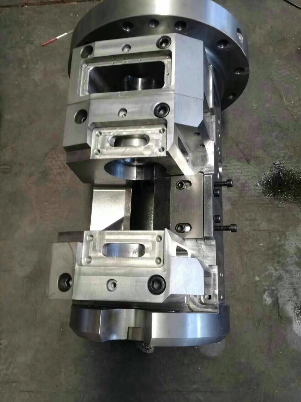 【舟山市金铬螺杆制造有限公司】专业生产:螺杆 炮筒,螺杆头(三件套)